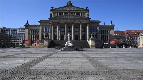 Auf diesem Platz in Berlin tummeln sich normalerweise die Menschen.