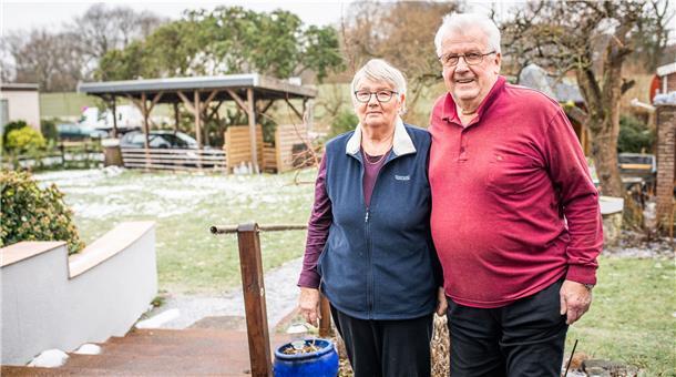 Auf ihren Speckenbütteler Garten im Frühling freuen sich Renate und Alfred Kurbjuhn schon. Die Entscheidung, aus dem Schäbischen fort- und zurück in ihre Heimat zu ziehen, fiel dem Paar ganz leicht.