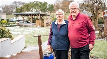 Auf ihren Speckenbütteler Garten im Frühling freuen sich Renate und Alfred Kurbjuhn schon. Die Entscheidung, aus dem Schäbischen fort- und zurück in ihre Heimat zu ziehen, fiel dem Paar ganz leicht.