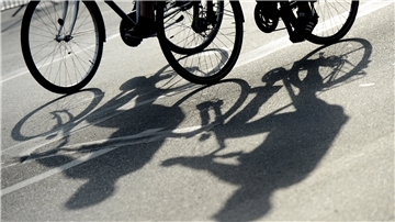 Auf militärischem Flughafen-Asphalt in Nordholz können sich am 6. September ambitionierte Fahrradfahrer mit Ex-Profis messen.