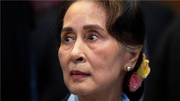 Sohn: Friedensnobelpreisträgerin Suu Kyi schwer krank Aung San Suu Kyi war einst das Idol einer ganzen Generation. (Archivbild)