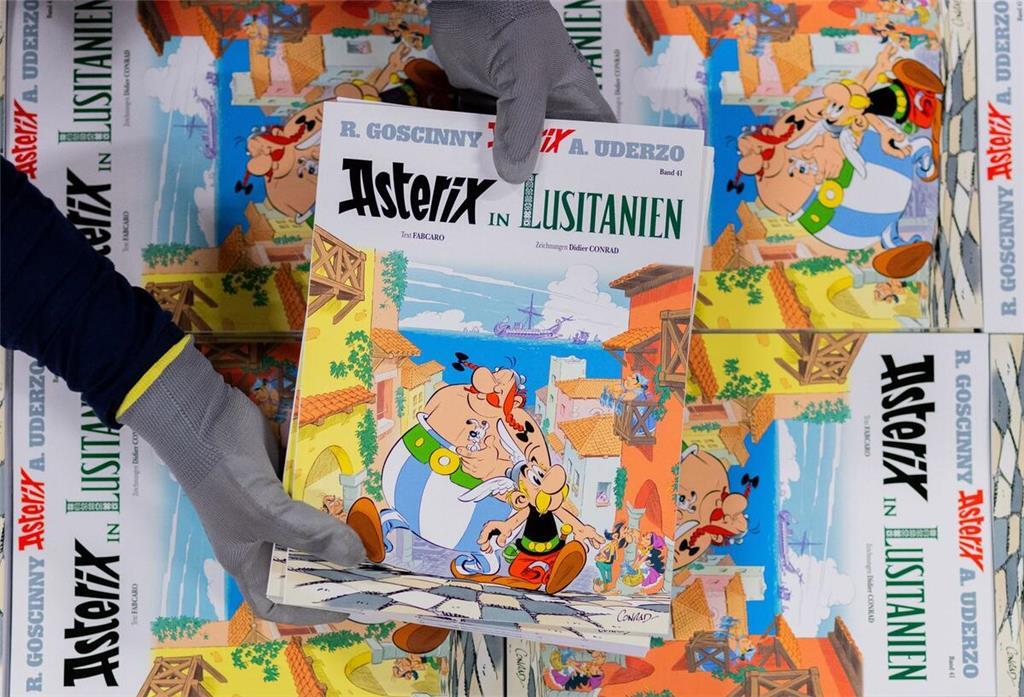 Ausgaben des neuen Asterix-Bandes Nummer 41.