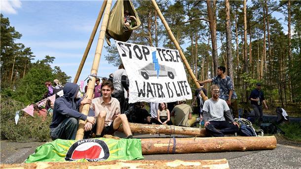 Ausgangspunkt der Proteste war das in der Nähe des Autowerks in Grünheide errichtete Protestcamp.