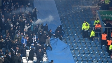 Ausschreitungen beim Spiel Hansa Rostock gegen Dynamo Dresden.