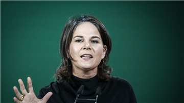Außenministerin Annalena Baerbock warnt davor, dass Deutschland sich von China abhängig macht.