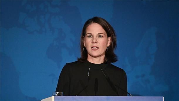 Außenministerin Baerbock über Ukraine-Hilfe: „Unsere Unterstützung wird gerade auch für das nächste Jahr massiv weiter ausgebaut werden“.