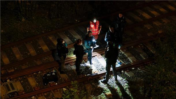 Brand an Gleisbereich bei Wuppertal - Ermittler: Anschlag Auswirkungen auf den Bahnverkehr gab es wohl keine.
