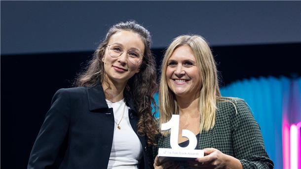 Tiktok-Awards: Junge Fans küren ihre Buch-Stars Autorin Lilly Lucas (rechts) ist „Autor*in des Jahres“.