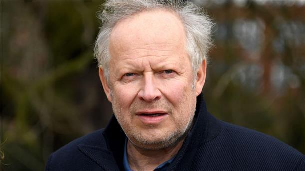 Axel Milberg: Werde Borowski nicht vermissen Axel Milberg spielt den Kommissar Borowski nur noch bis 2025.