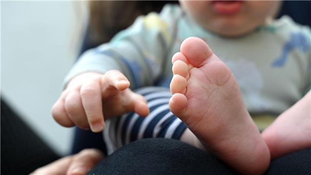 Warum manche Babys mehr schreien Babys schreien, wenn sie zum Beispiel Hunger haben.
