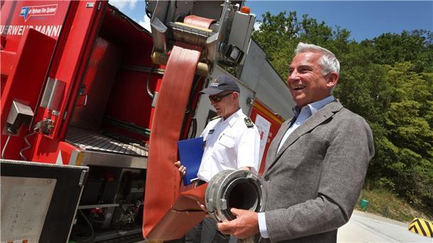 Südwesten richtet internationale Katastrophenübung aus Baden-Württembergs Innenminister Thomas Strobl (CDU) bei einer Übung in Külsheim