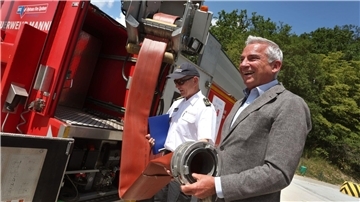 Baden-Württembergs Innenminister Thomas Strobl (CDU) bei einer Übung in Külsheim