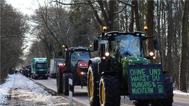 Bäuerinnen und Bauern aus dem Raum Zeven protestieren am Montag auch gegen die Einsparungen und Belastungen im Agrarbereich.