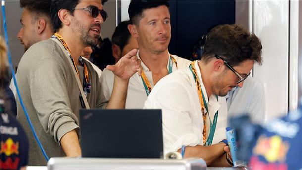 Barcelonas Stürmerstar Lewandowski ist Formel-1-Fan. 