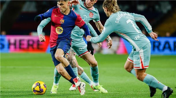 Ohne Flick: Barça mit Last-Minute-Niederlage gegen Atlético Barcelonas Torschütze Petri (links) war von Atlético oft nicht zu stoppen