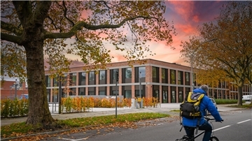 Bauherren, Planer und Kollegium stellen uns ihre neuen Schulen vor. Dies ist die neue Oberschule Lehe (NOL).