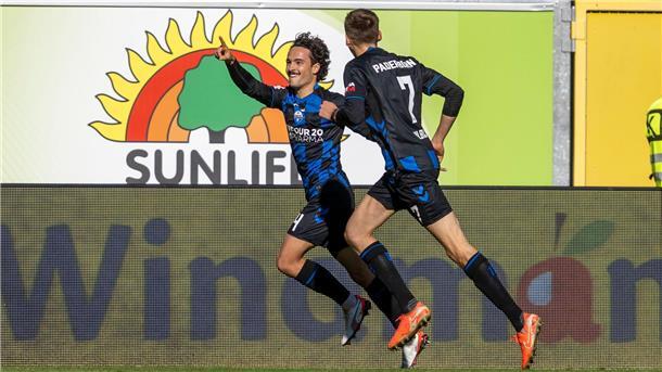 Tigges sichert Paderborner Sieg in packendem Derby Baur (l) eröffnete den Torreigen für Paderborn.