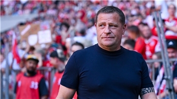 Bayern-Sportvorstand Max Eberl hat mit einer durch Abgänge und Verletzungen ausgedünnten Offensive zu kämpfen.