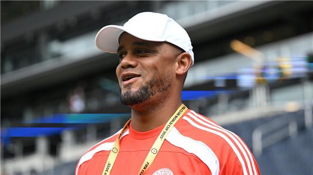 Bayern-Trainer Vincent Kompany betritt das Stadion in Cincinnati.