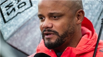 FC Bayern mit „großem Hunger“ im Pokal - Neuer-Reise offen Bayern-Trainer Vincent Kompany hofft auf einen weiteren Münchner Sieg.