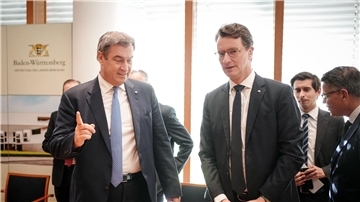 Bayerns Ministerpräsident Markus Söder (l.) und NRW-Ministerpräsident Hendrik Wüst.