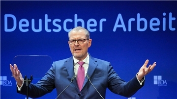 BDA-Präsident Rainer Dulger spricht von einer schwierigen ökonomischen Lage.