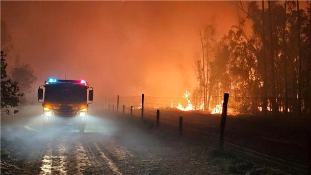 Buschbrände wüten in Queensland Behörden warnen für den australischen Frühling und Sommer vor der womöglich heftigsten Buschfeuersaison seit dem verheerenden „Schwarzen Sommer“ 2019-2020.