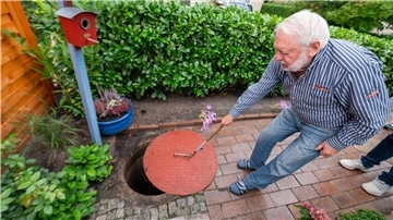 Bei Albin Gorges in der Flettnerstraße reißen die Probleme mit dem Grundwasser nicht ab.  Ein integriertes energetisches Quartierskonzept (IEQK) könnte helfen.