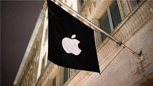 US-Justizministerium reicht Wettbewerbsklage gegen Apple ein Bei den Vorwürfen gegen Apple geht es im Kern darum, dass der Konzern Nutzer an eigene Geräte dadurch binde, dass er Dienste anderer Unternehmen künstlich weniger attraktiv mache.