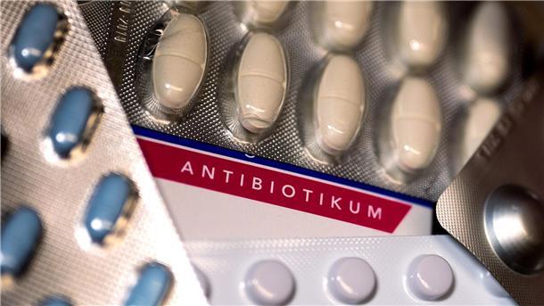 WHO besorgt über Antibiotika-Produktion Bei der Antibiotika-Herstellung gelangt zu viel Material ins Abwasser und die Natur. (Archivbild)