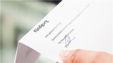 Bei der Korrespondenz mit schwerbehinderten GHB-Mitarbeitern, denen nun gekündigt werden soll, sind versehentlich Namen und Daten aller 140 Kollegen veröffentlicht worden, die ihren Arbeitsplatz verlieren. 