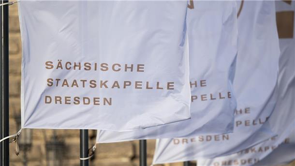 Bei der Sächsischen Staatskapelle Dresden gibt die finnische Dirigentin Susanna Mälkki an diesem Sonntag ihr Debüt.