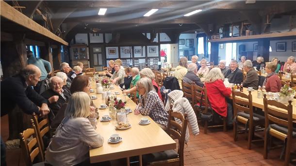 Bei der Veranstaltung des Seniorenbeirats informierten sich die Teilnehmer im Heimathaus auch über Möglichkeiten, möglichst lange in den eigenen vier Wänden zu leben.