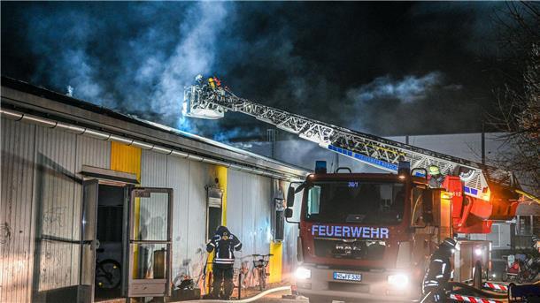 Fünfjähriger könnte Brand in Asylunterkunft verursacht haben Bei einem Brand in einer Asylunterkunft in Nördlingen ist ein Mensch ums Leben gekommen.