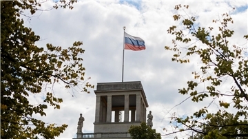 Bei einem Empfang der russischen Botschaft zum Jahrestag des Sieges über Nazi-Deutschland waren auch einige deutsche Politiker vor Ort.