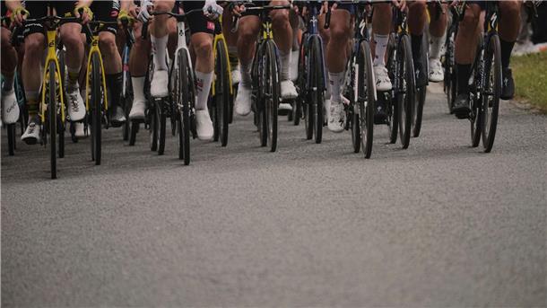 Abgekürzt und ausgeschlossen: Radsportler fliegen auf Bei einem Radrennen auf Guadeloupe sind zwei Sportler ausgeschlossen worden, die eine Abkürzung gefahren sind (Symbolbild).