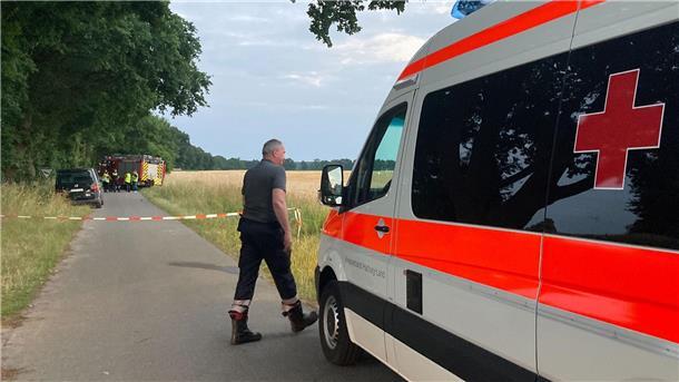 Vater-Kind-Zeltlager endet mit Tragödie Bei einem Unfall während einer Ausflugsfahrt mit einem Bagger im Landkreis Harburg sind ein Kind und ein Erwachsener gestorben.