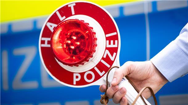 Bei einer Kontrolle im Zug zeigte ein Bremerhavener eine Pistole statt sein Ticket vor.