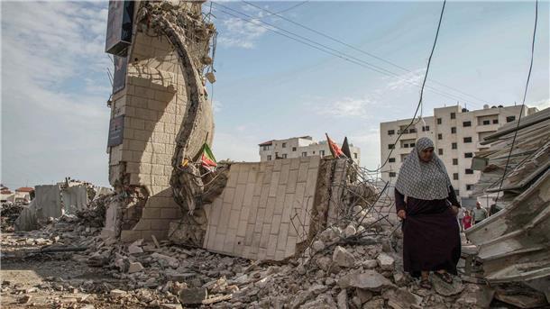 Bei Gefechten mit dem israelischen Militär in der Stadt Dschenin im Westjordanland sind in der Nacht nach palästinensischen Angaben vier Menschen getötet worden.