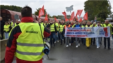 Bei Glencore in Nordenham fand am Dienstag eine Kundgebung statt. Auch Landrat Stephan Siefken war vor Ort. Am Tag danach hat er dem obersten Glencore-Chef Gary Nagle einen Brief geschrieben.