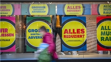 Bei Karstadt hat der Räumungsverkauf begonnen.