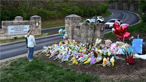 Bei Schüssen an einer Grundschule in Nashville im US-Bundesstaat Tennessee sind am Montag drei Kinder und drei Erwachsene getötet worden.