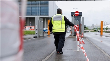 Bei Schüssen auf einem Werksgelände von Mercedes-Benz in Sindelfingen gab es Tote.
