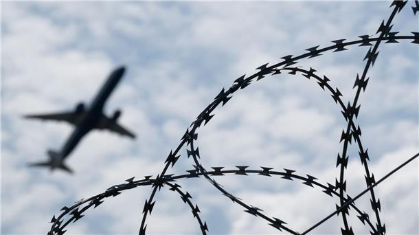 Bei Verhandlungen mit den Taliban über Abschiebungen schwerstkrimineller Afghanen hat der IMK-Vorsitzende Stübgen keine Vorbehalte.