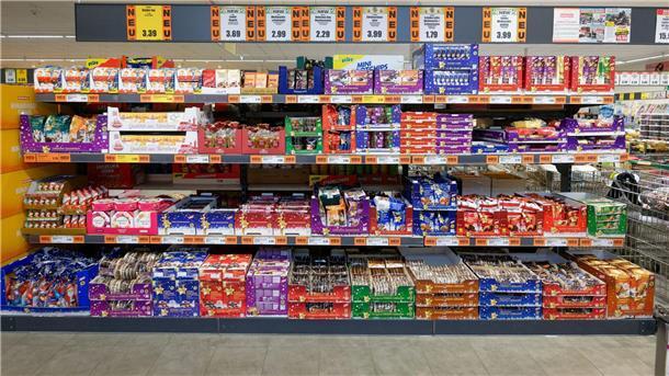 Bei vielen Händlern gibt es bereits Lebkuchen, Spekulatius und anderes Weihnachtsgebäck zu kaufen.