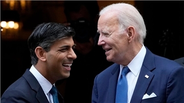Beide gut gelaunt: Joe Biden (r.) nach seinem Treffen mit Rishi Sunak.
