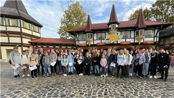 Beim 1. Herbst-Ferienpass in der Gemeinde Wurster Nordseeküste stand unter anderem ein Ausflug in den Heidepark Soltau auf dem Programm.