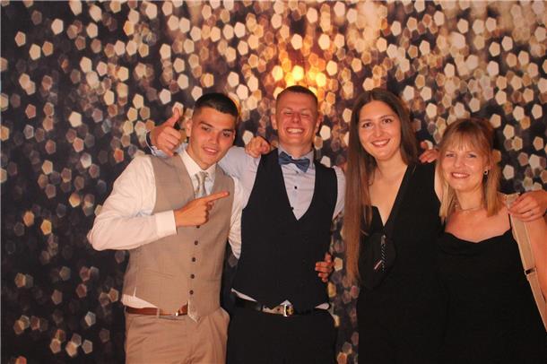 Beim Abiball am Samstag feierten die frisch gebackenen Abiturienten und Abiturie...