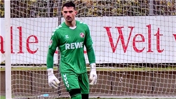 Beim abstiegsgefährdeten Regionalligisten FC Eintracht Norderstedt erlebt Torhüter Arne Exner eine „Seuchen-Saison“ und verpasst wegen einer schlimmen Verletzung erneut die Vorbereitung.