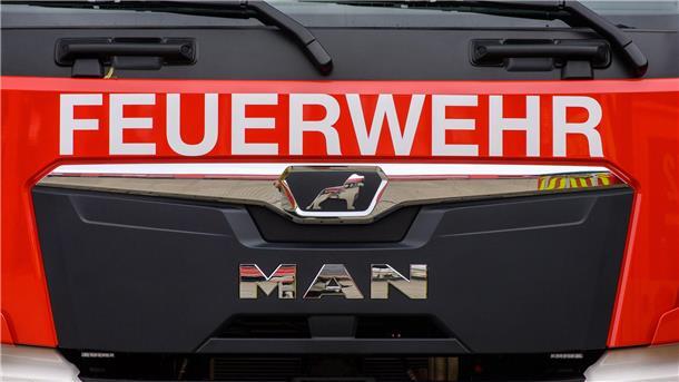 Vier Verletzte bei Brand in Schlachthof - Gefahrgut gefunden Beim Band in einem alten Schlachthof in Laatzen werden vier Feuerwehrleute verletzt. (Symbolbild)
